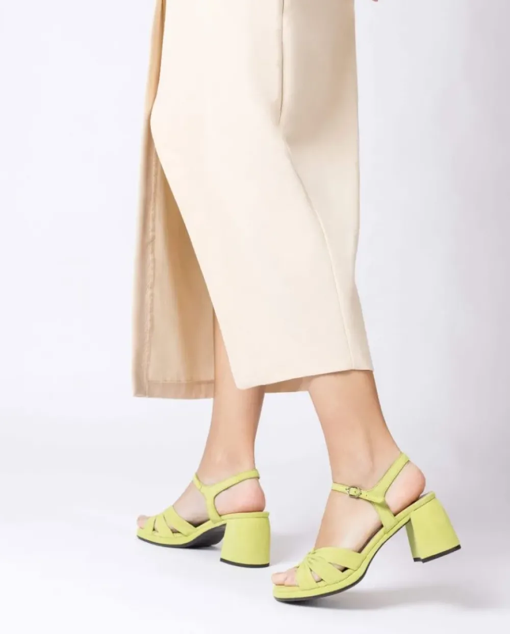 Wonders Sandalias De Tacon Gisela Verde^ Tacones