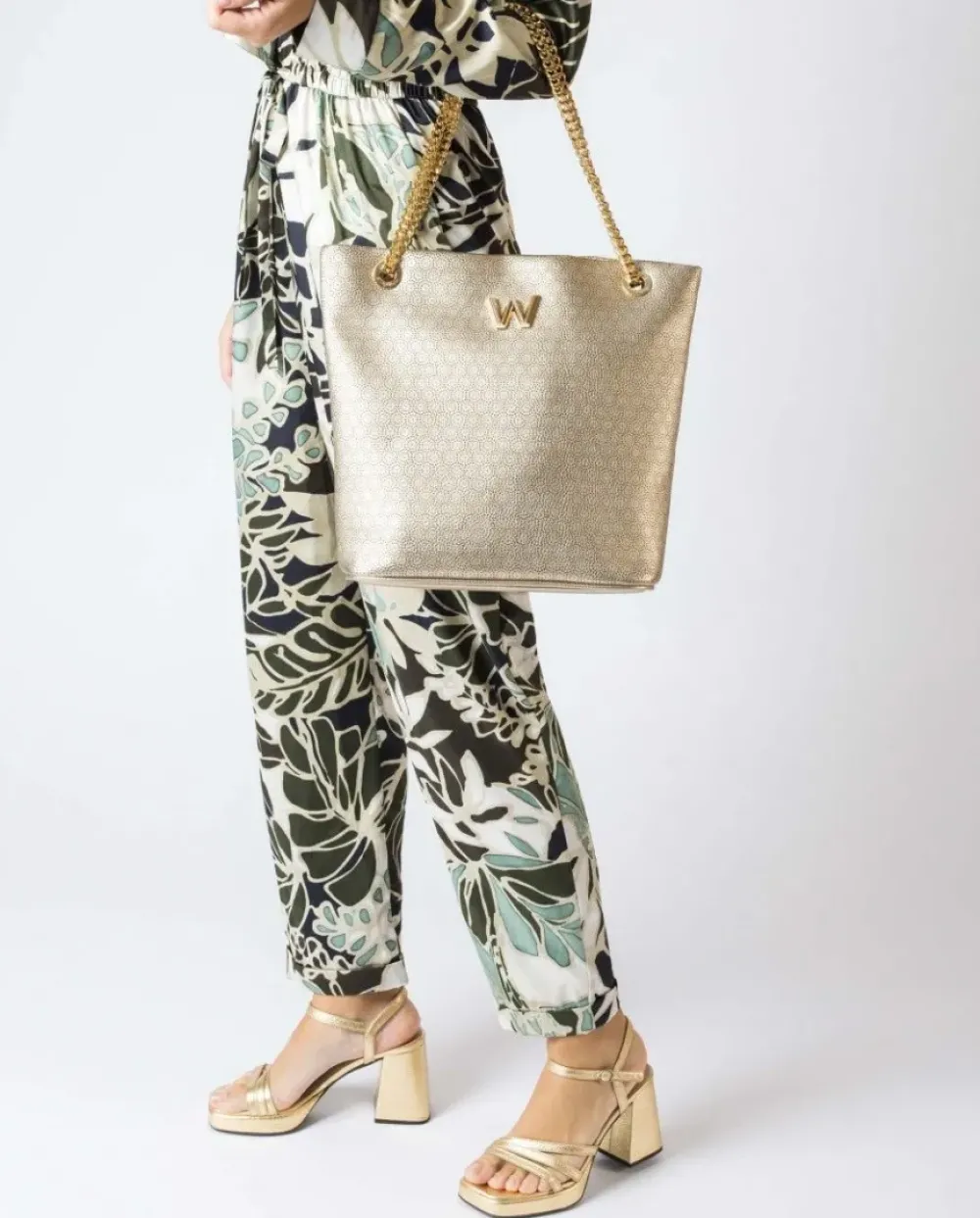 Wonders Shopper Lily Dorado^ Temporada De Celebraciones