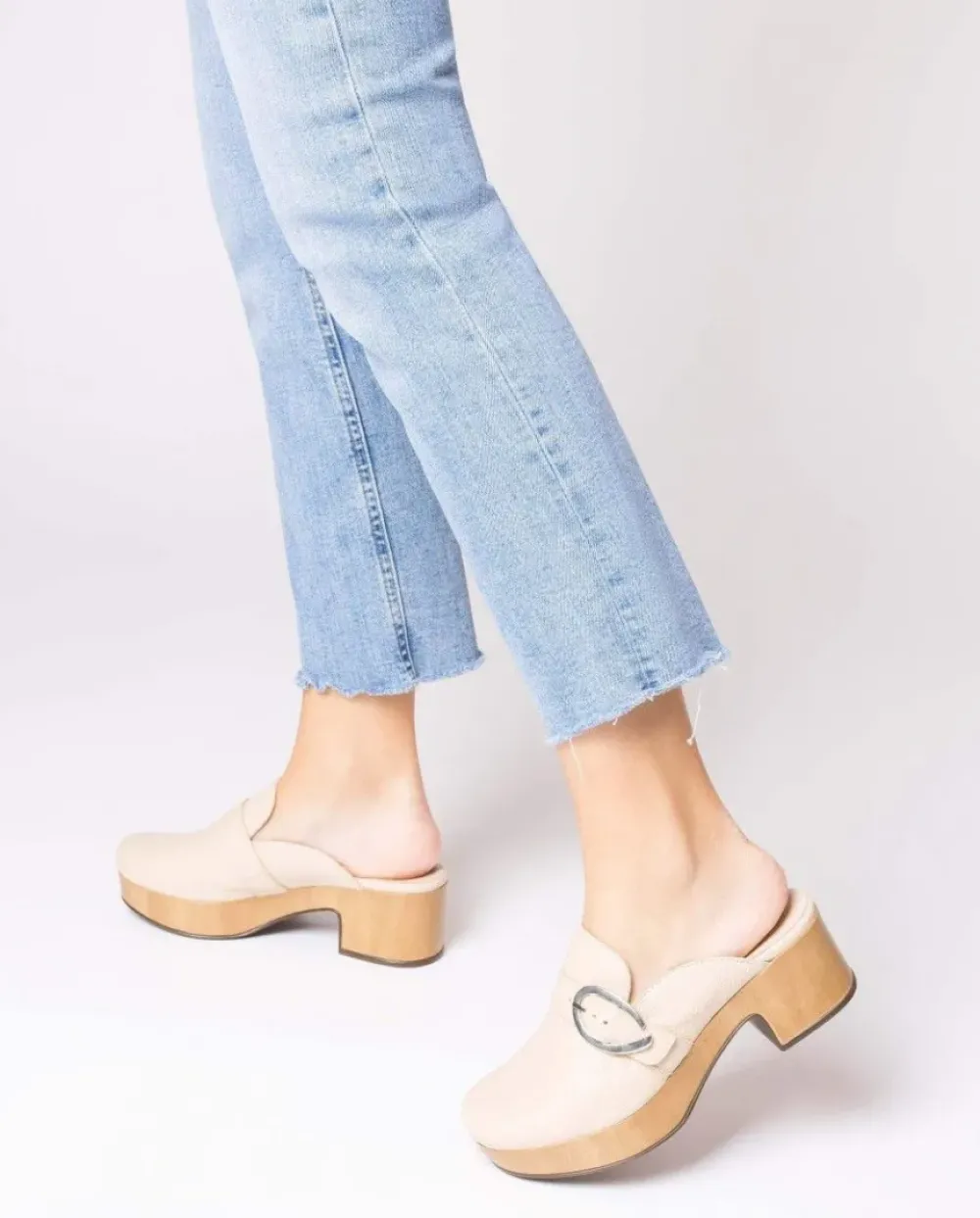 Wonders Zueco Slow Beige^ Plataformas